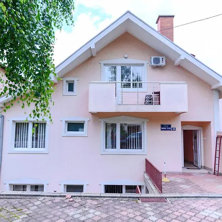 Smestaj Stai, U Ulici Nikole Tesle 10, Homestay *
