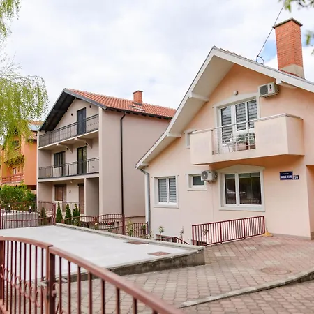 Smestaj Stai, U Ulici Nikole Tesle 10, Homestay *